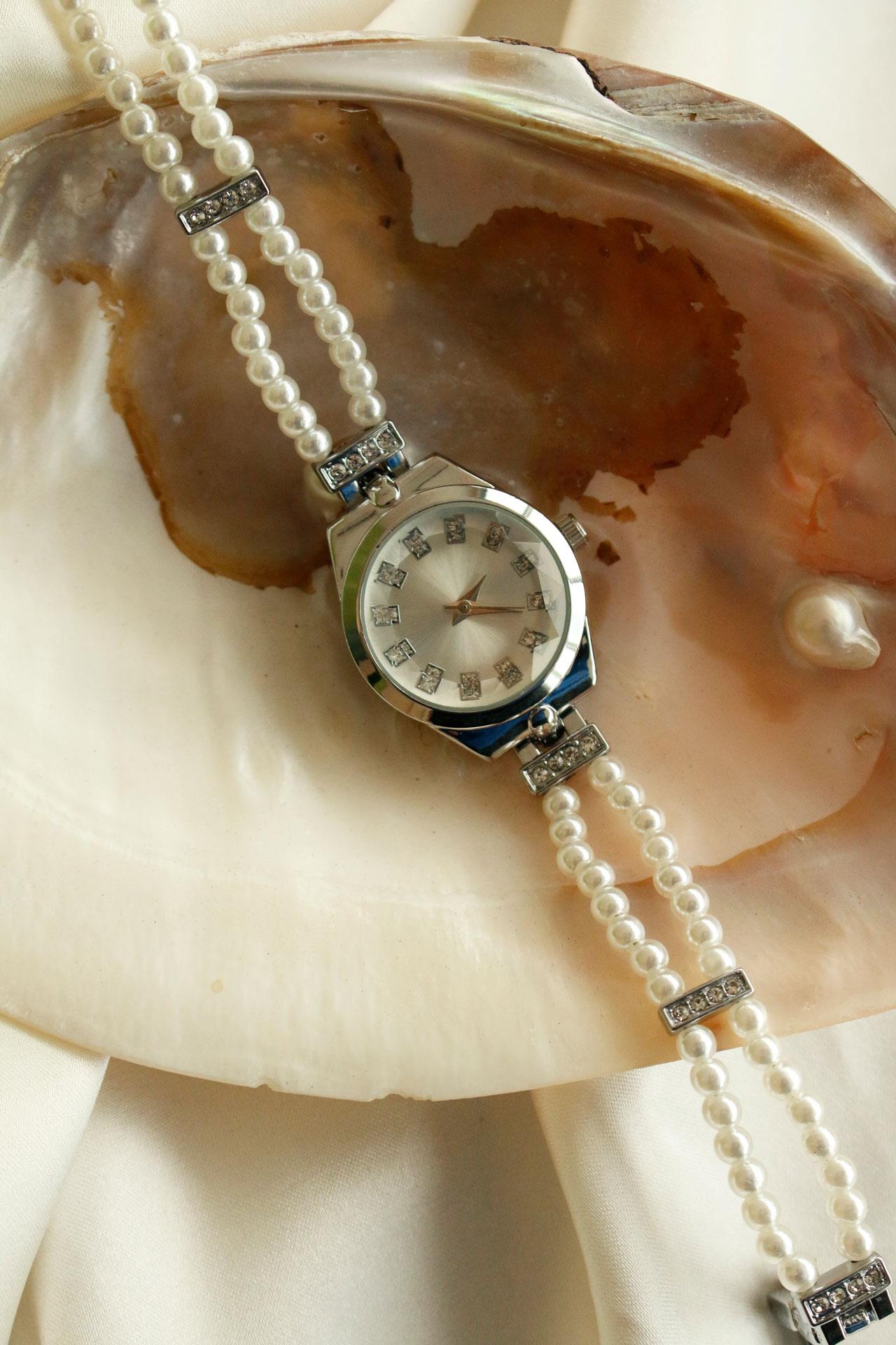 Pearl Silver Yuvarlak Metal İncili Kol Saati 19