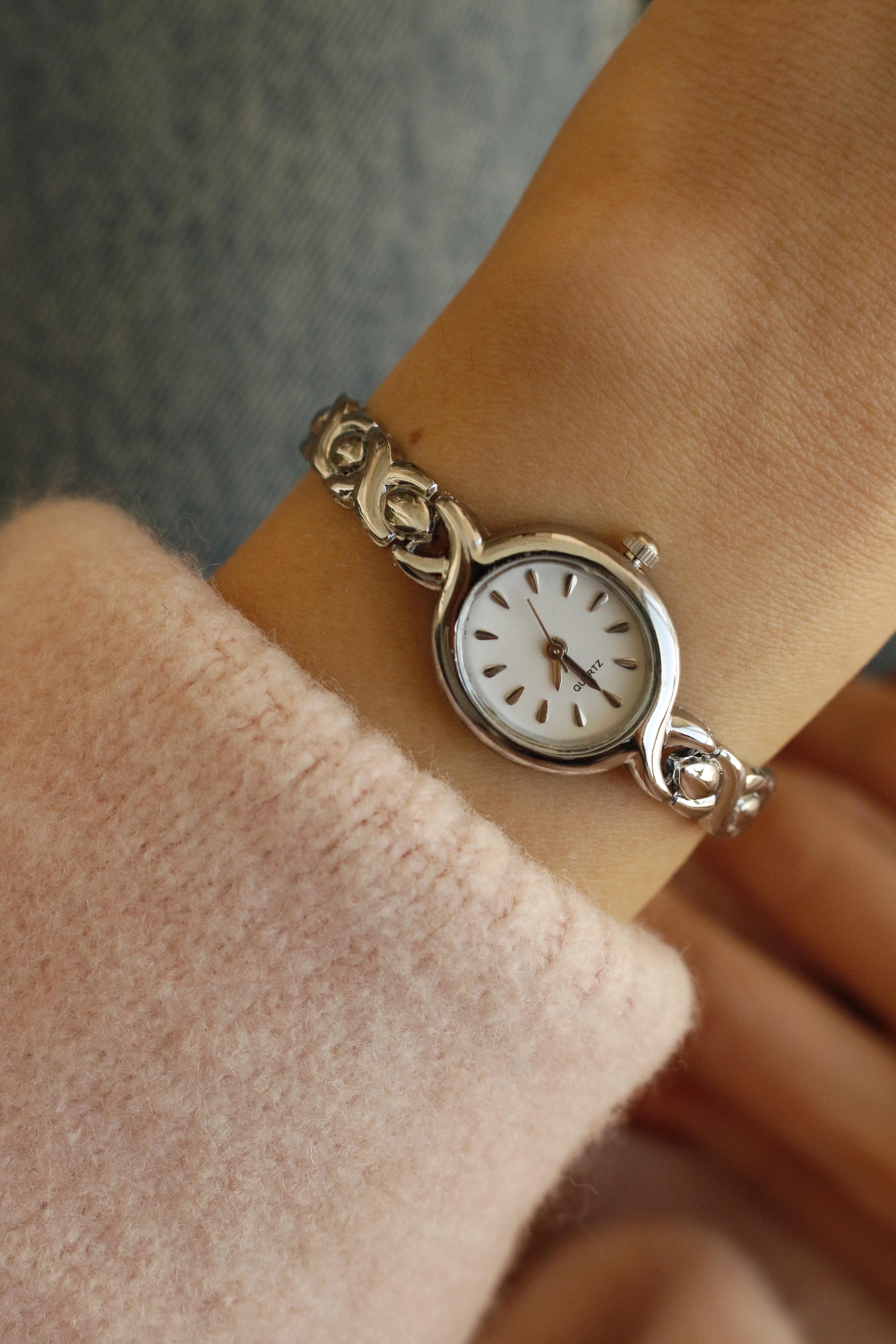 Vintage Özel Tasarım Silver Metal Kol Saati(içi beyaz )