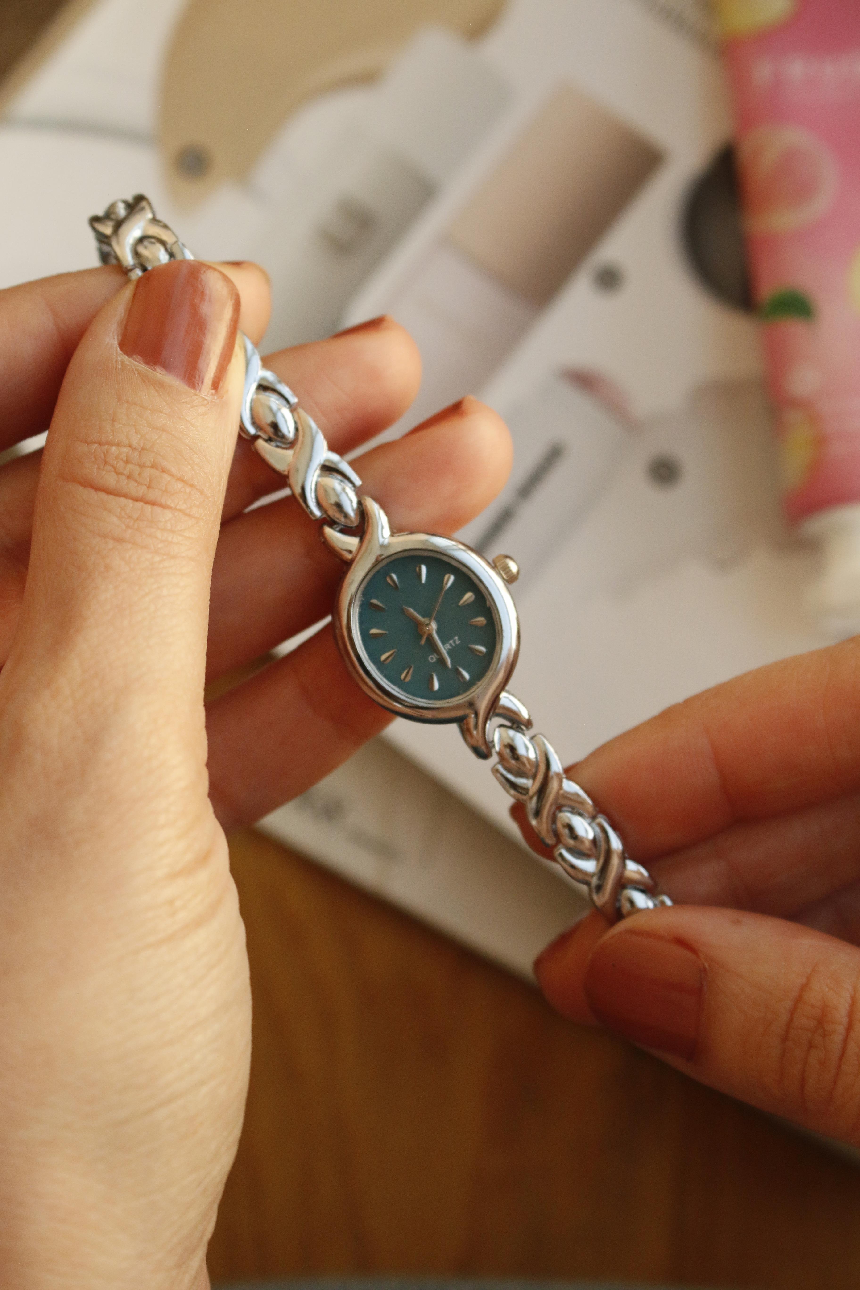 Vintage Özel Tasarım Silver Metal Kol Saati(içi haki)