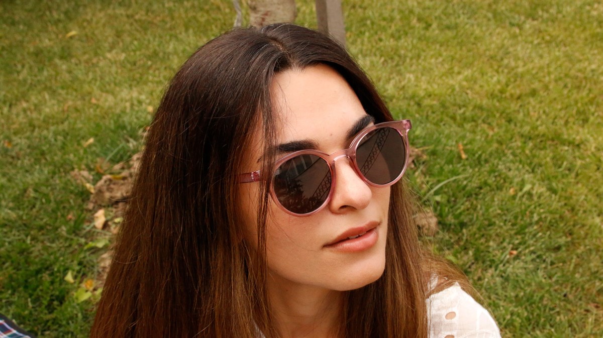 Yeni Pembe Gözlük 