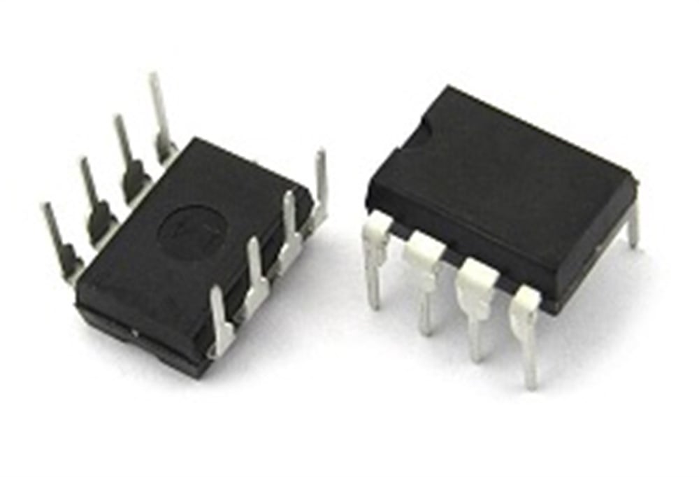 UA741CP / LM741 OpAmp 1 Devre 8-DIP