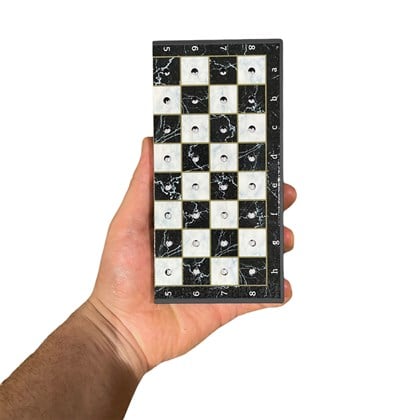 GiftHome Parlak Klasik Mermer Desenli Mini Seyahat Boy Satranç Takımı ( 16 x 16 cm )