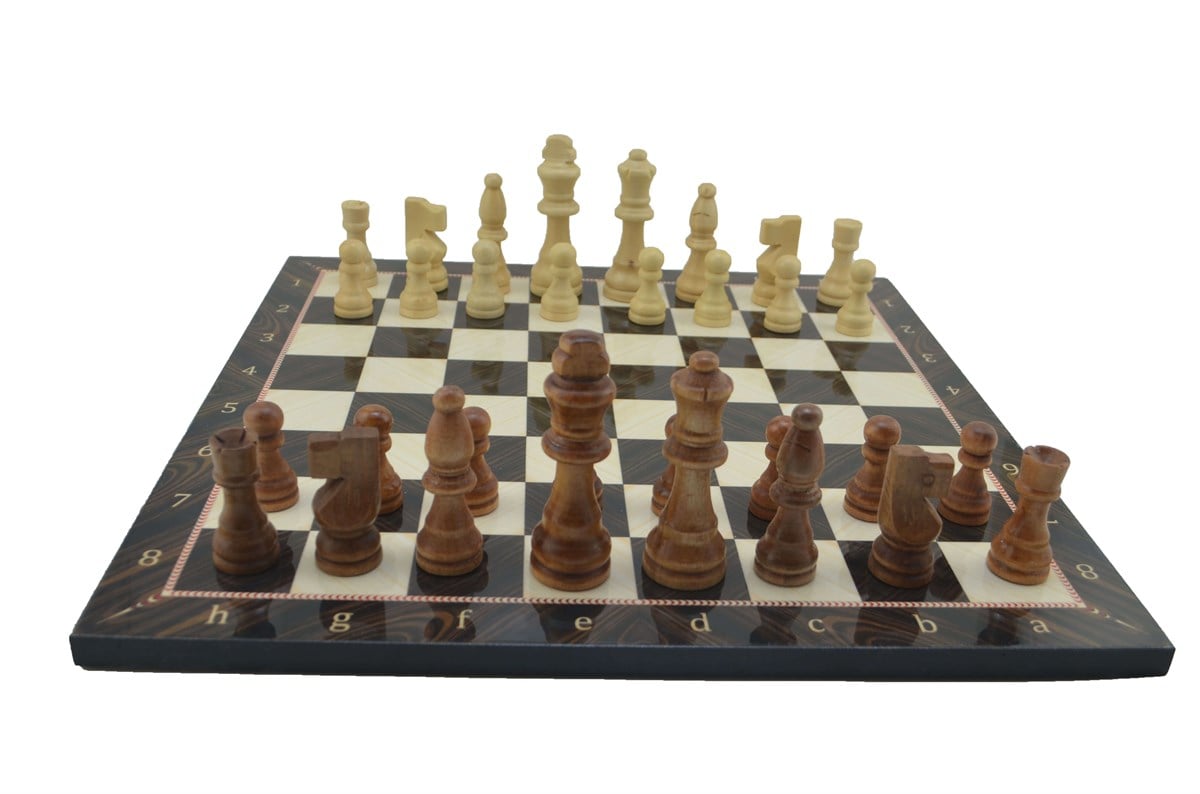 Ahşap Satranç Takımı ve Ceviz Desenli Tahtası Büyük Boy (37x37 cm.)