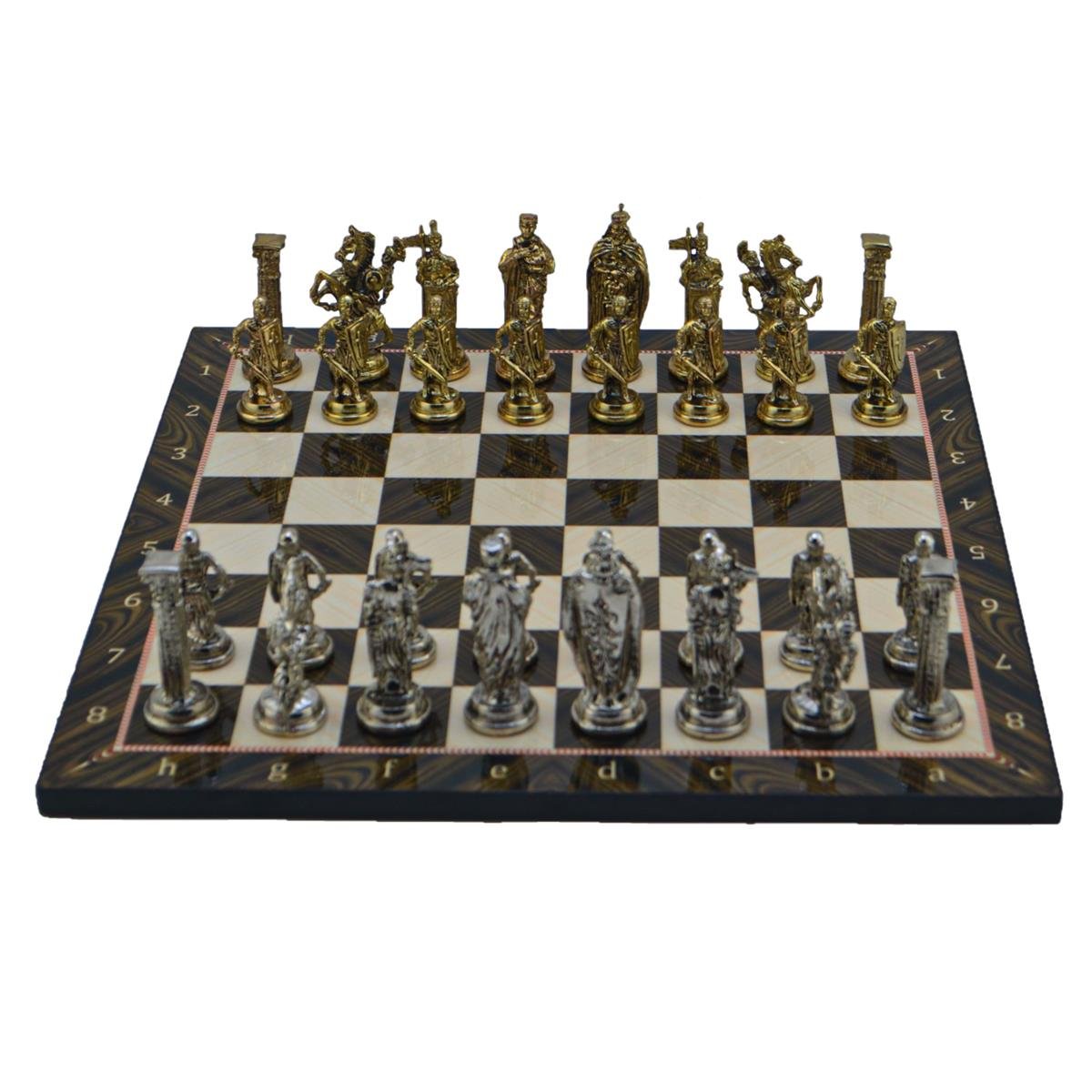 GiftHome Büyük Boy Metal İNGİLİZ Satranç Takımı Parlak ve Katlanır Ceviz Desenli MDF Satranç Tahtası (43X43 cm.)