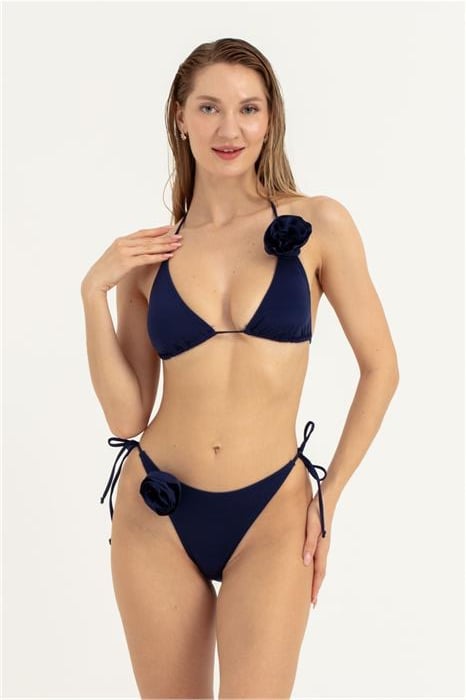 Kadın Lacivert Güllü Üçgen Bikini Takım