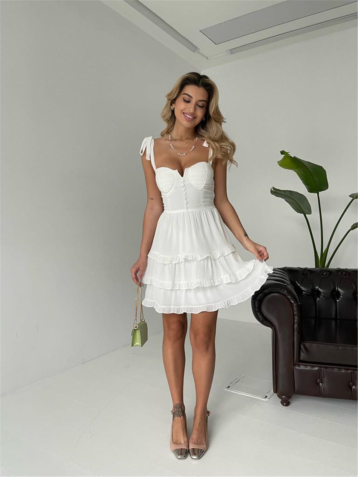 Katlı Eteklı Düğme Detaylı Drapeli Lucky Elbise - Beyaz | marisammoda.com
