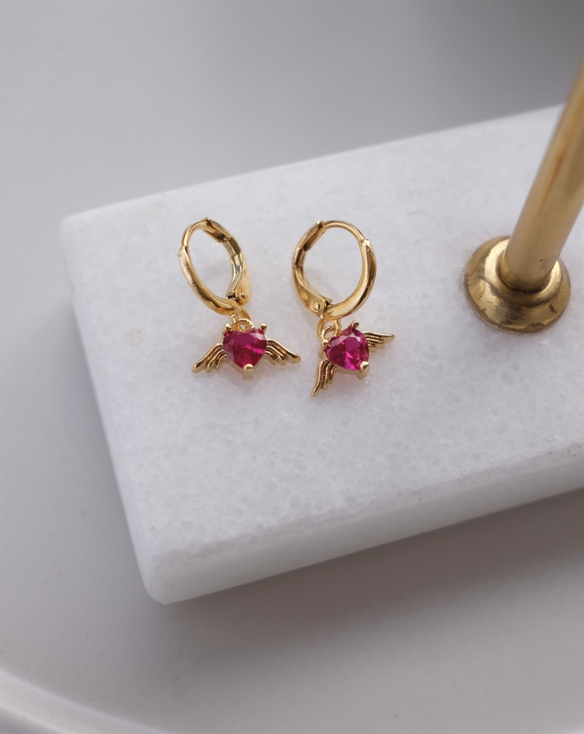 Pembe - Kanatlı Kalp Küpe