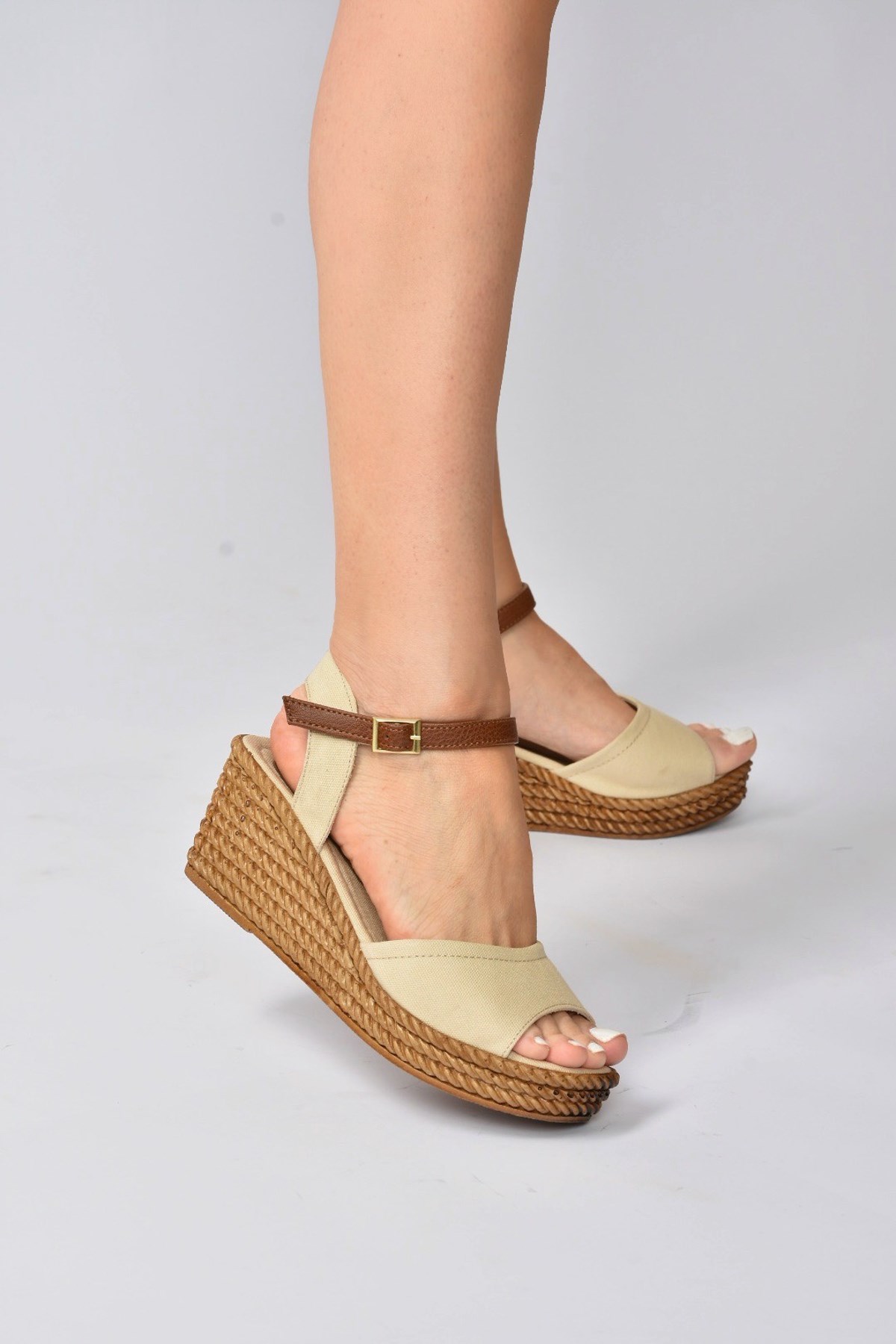 Bej Keten Dolgu Topuklu Kadın AyakkabıK674192205