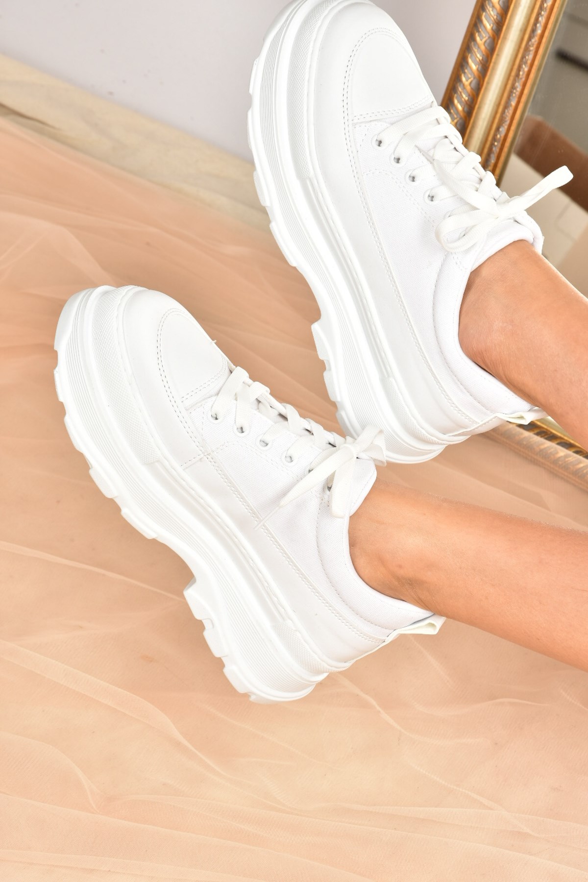 Beyaz Keten Kalın Topuklu Kadın Sneakers K652700105