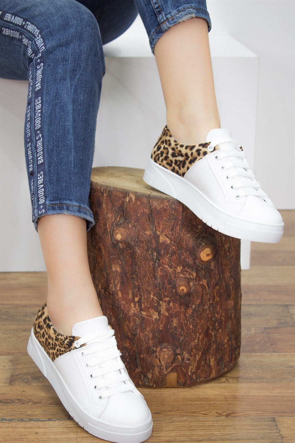 Fox Shoes Beyaz/Leopar Kadın Sneakers D540176509
