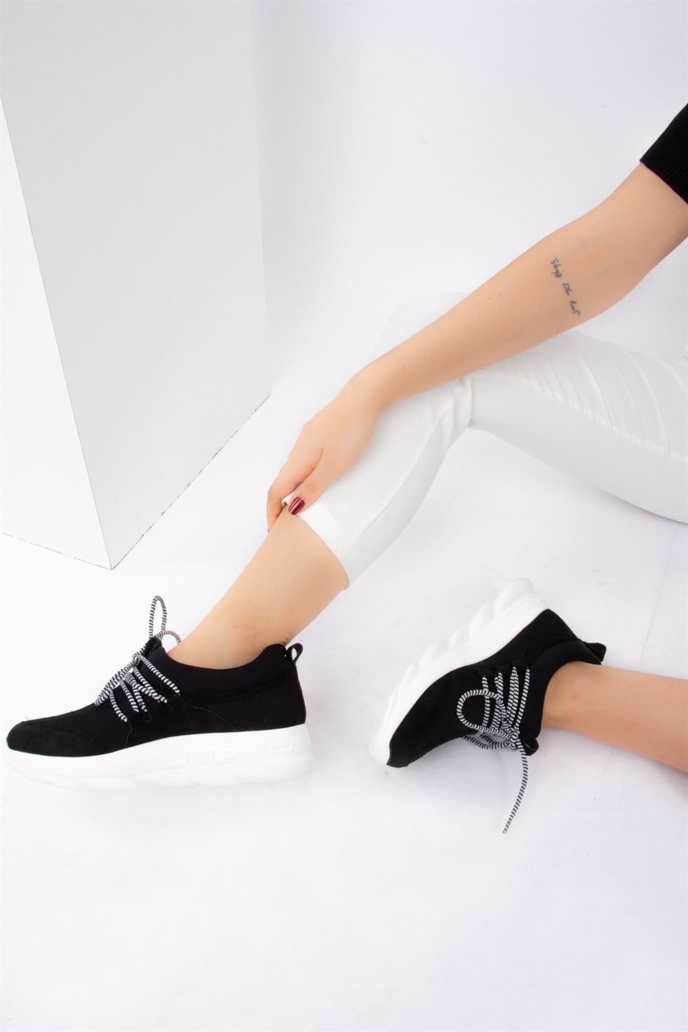 Fox Shoes Siyah Kadın Sneakers F588201204