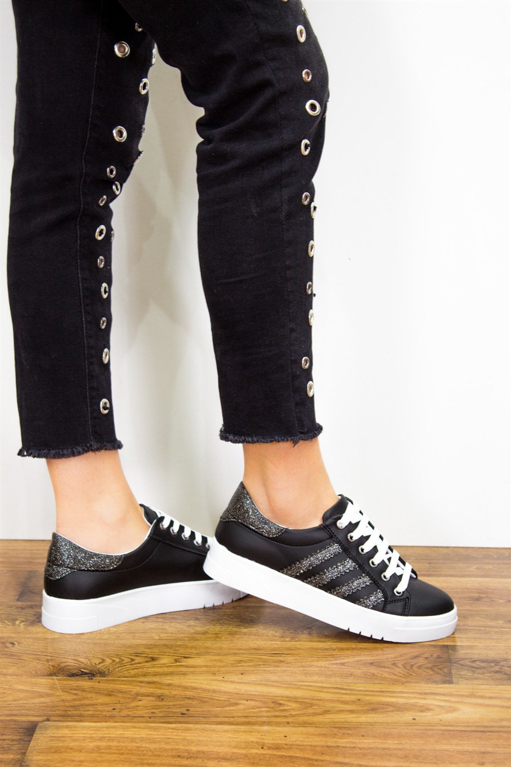Fox Shoes Siyah/Platin Kadın Sneakers D540174509