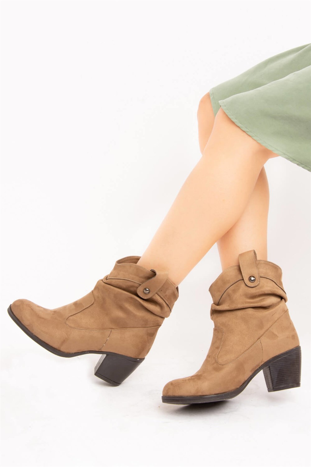 Fox Shoes Vizon Süet Kadın Bot E610061602