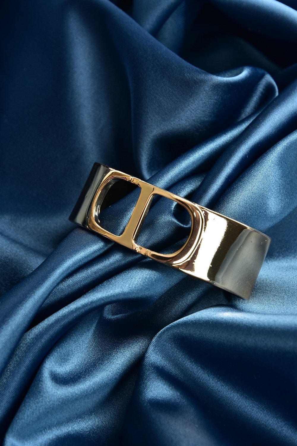 Pencere Detaylı Yarım Kelepçe Bileklik Gold KA061237