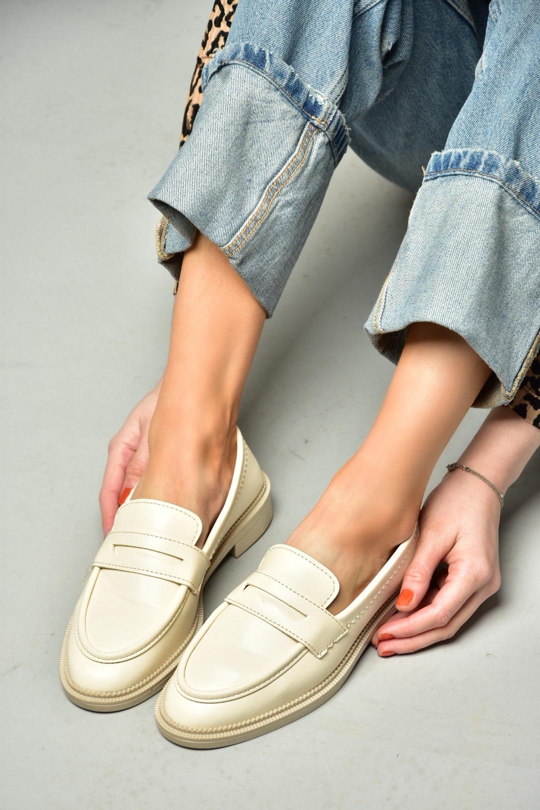 S652913009 Bej Loafer Makosen Kadın Ayakkabı
