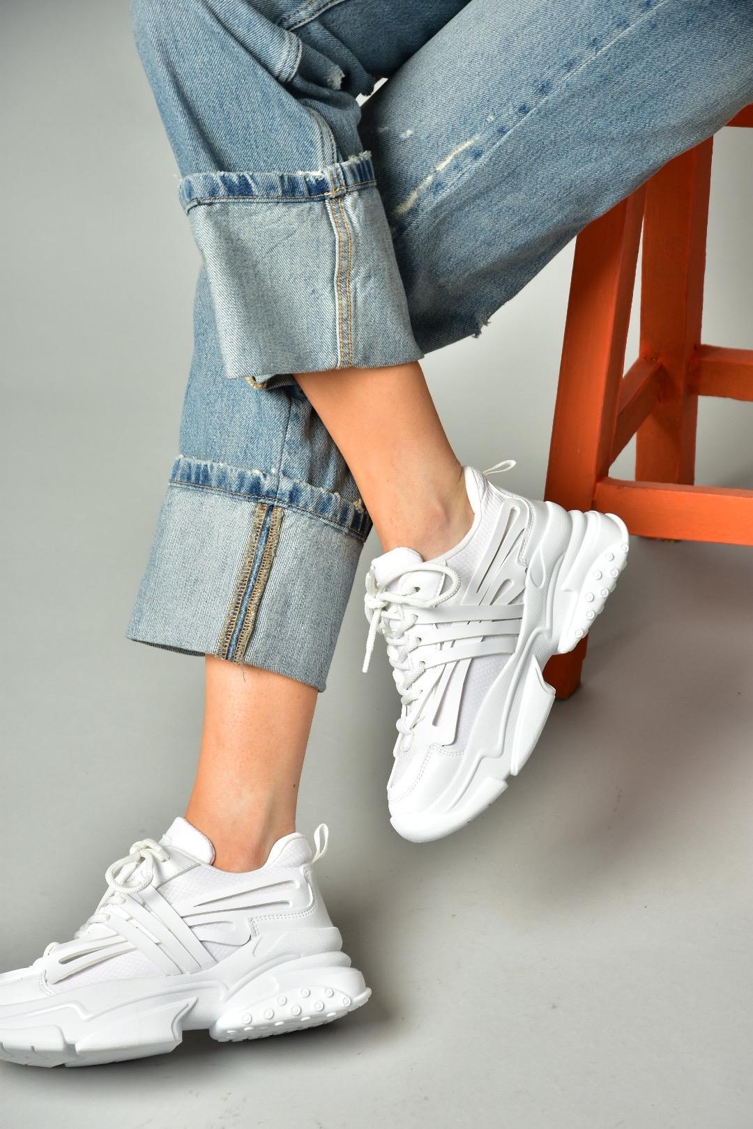 S973602404 Beyaz Kumaş Kalın Tabanlı Spor Ayakkabı Sneakers