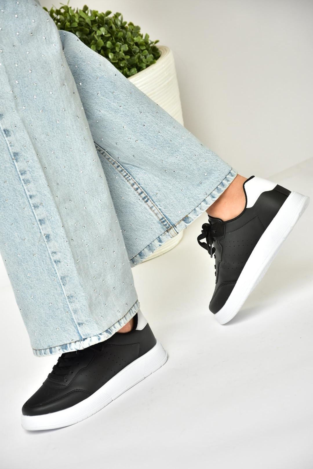 U702015809 Siyah/Beyaz Spor Ayakkabı Sneakers