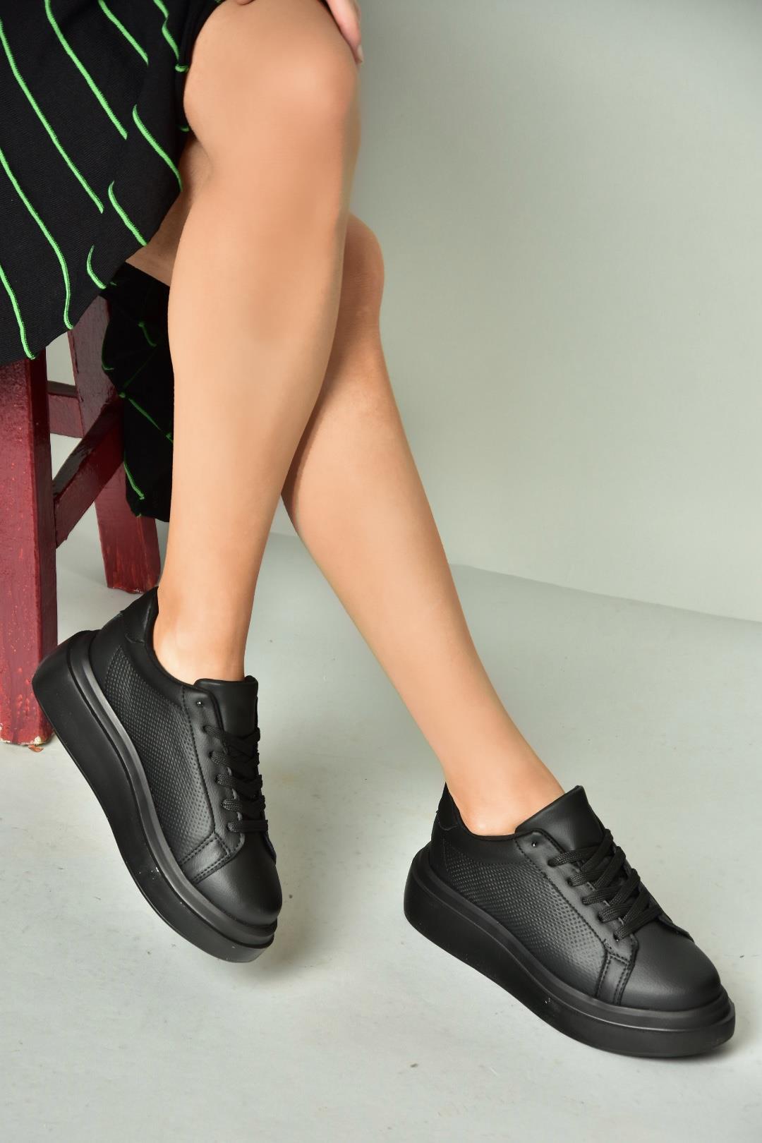 U973211509 Siyah Kalın Tabanlı Spor Ayakkabı Sneakers