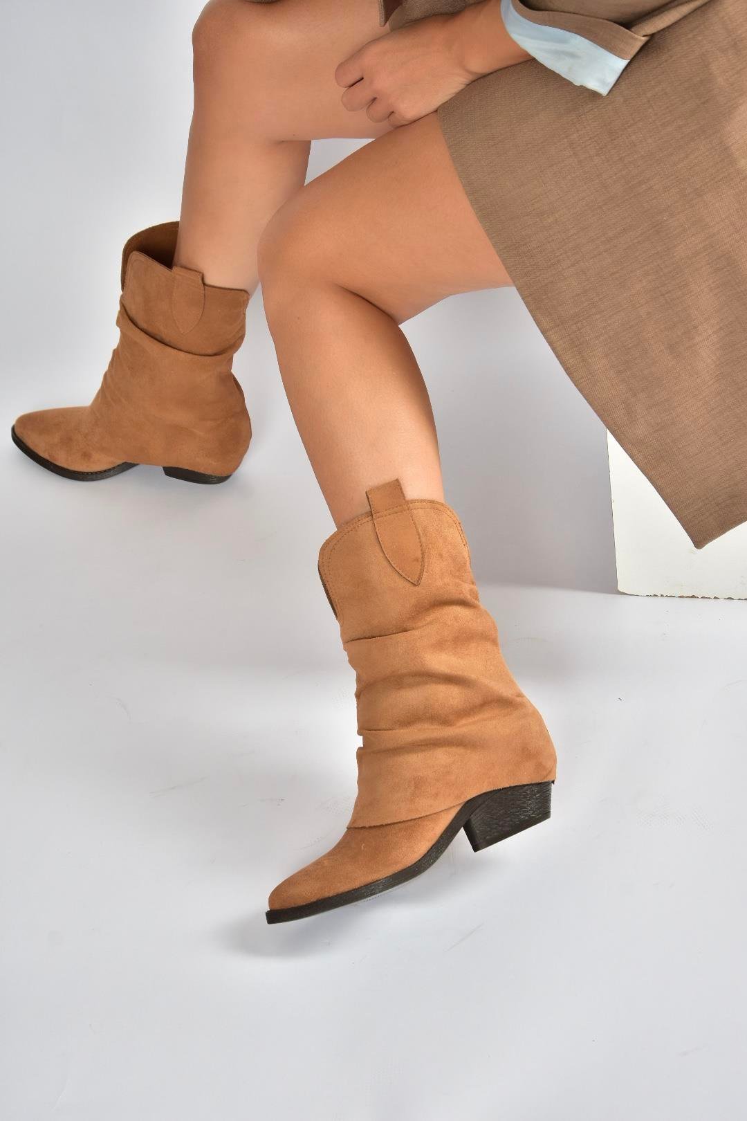 V404041002 Taba Süet Kalın Topuklu Kadın Bot