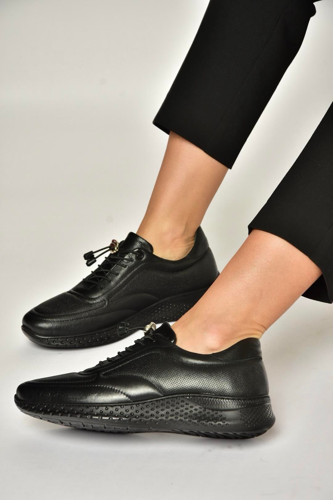 Y999255803 Siyah Hakiki Deri Kadın Spor Ayakkabı Sneakers