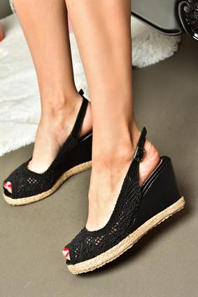 P241011606 Siyah Dantel Dolgu Topuklu Kadın Ayakkabı