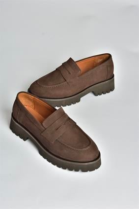 V944086101 Kahverengi Hakiki Deri Nubuk Kalın Tabanlı Makosen Ayakkabı