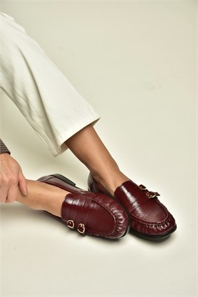 Z820024208 Bordo Rugan Büzgü Detaylı Çift Tokalı Loafer Ayakkabı
