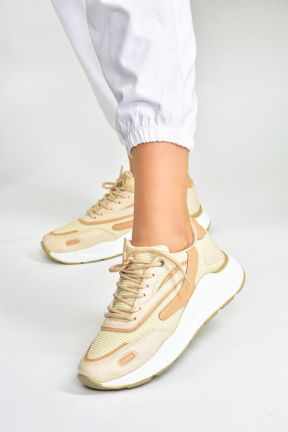Bej Kumaş Kalın Tabanlı Günlük Spor Ayakkabı M702011909