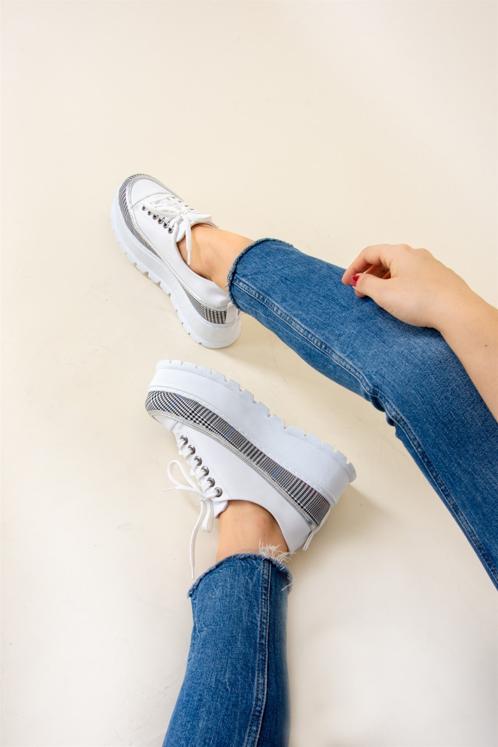 Beyaz Ekose Kadın Sneakers F274020209
