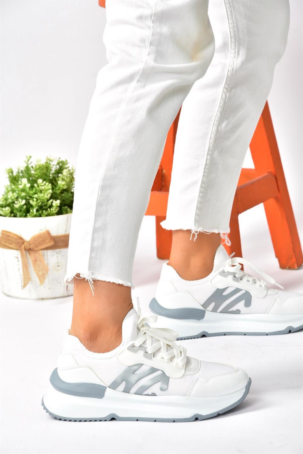 Beyaz Kumaş Kalın Tabanlu Spor Ayakkabı Sneakers P973516904