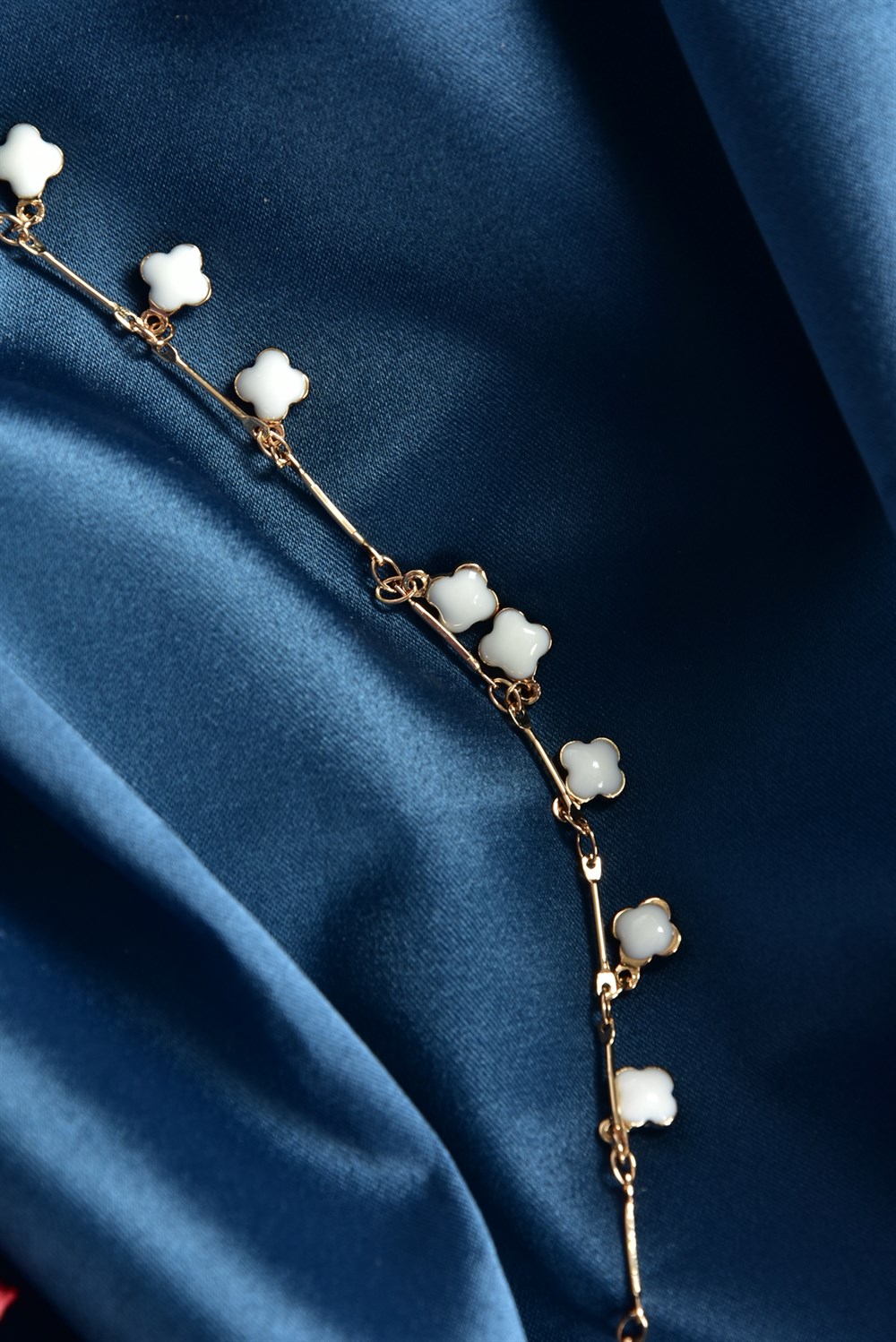 Beyaz Mine Detaylı Sallantılı Geçmeli Zincir Halhal KA061258