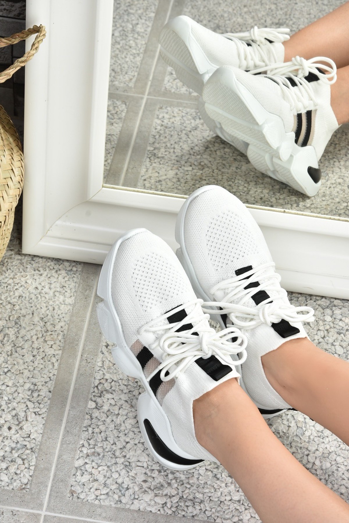 Beyaz Triko Kumaş Kadın Spor Ayakkabı K270364504