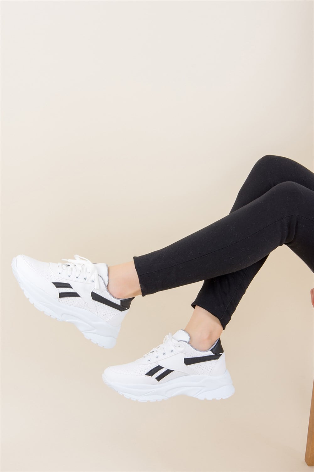 Beyaz/Siyah Kadın Sneakers F288052909