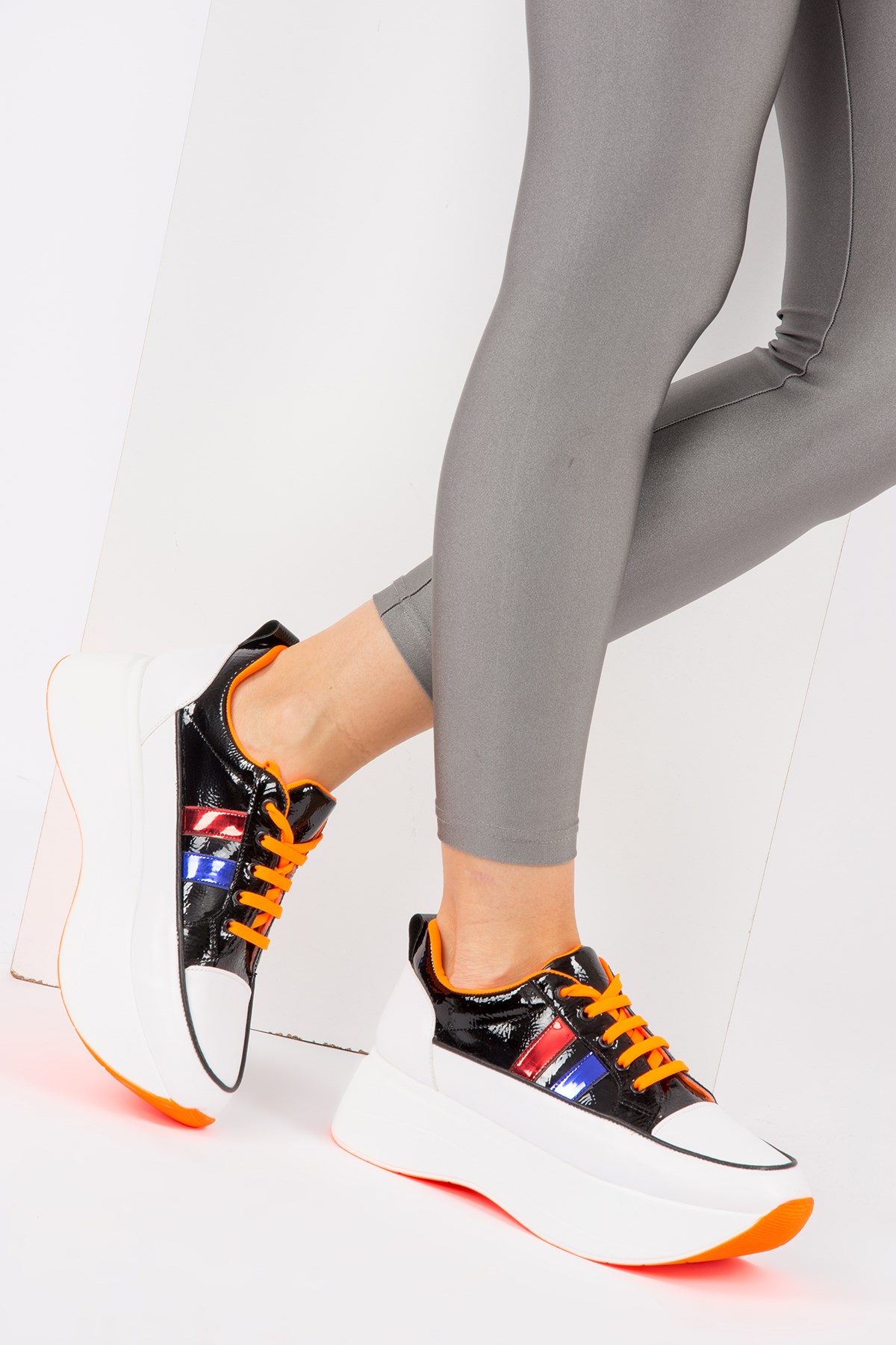 Beyaz/Siyah Kadın Sneakers H267053009