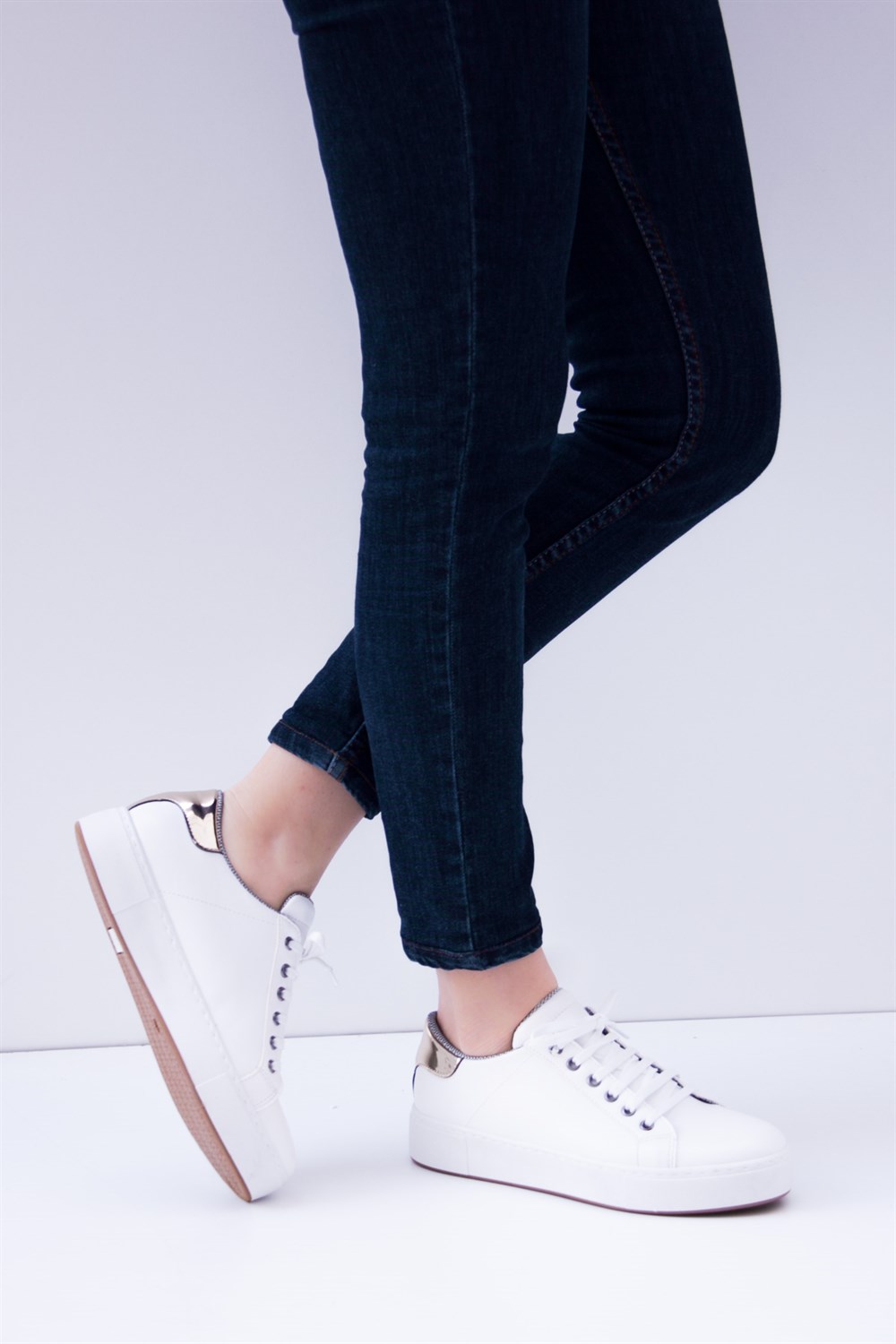 Fox Shoes Beyaz/Altın Kadın Sneakers D288170109