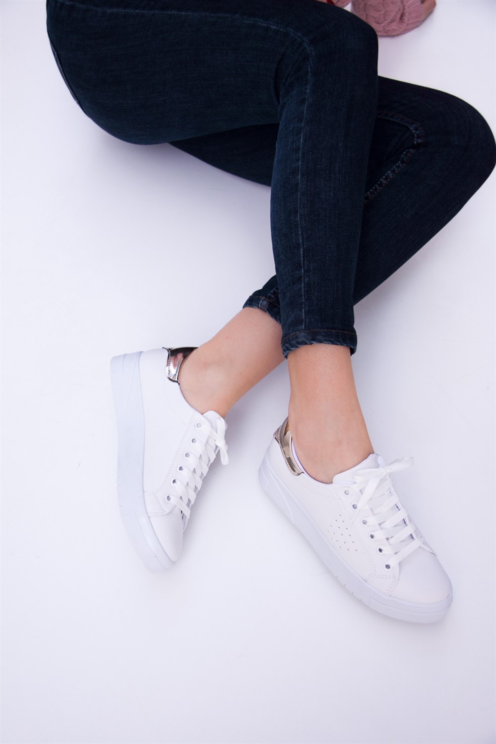 Fox Shoes Beyaz/Altın Kadın Sneakers D540171009
