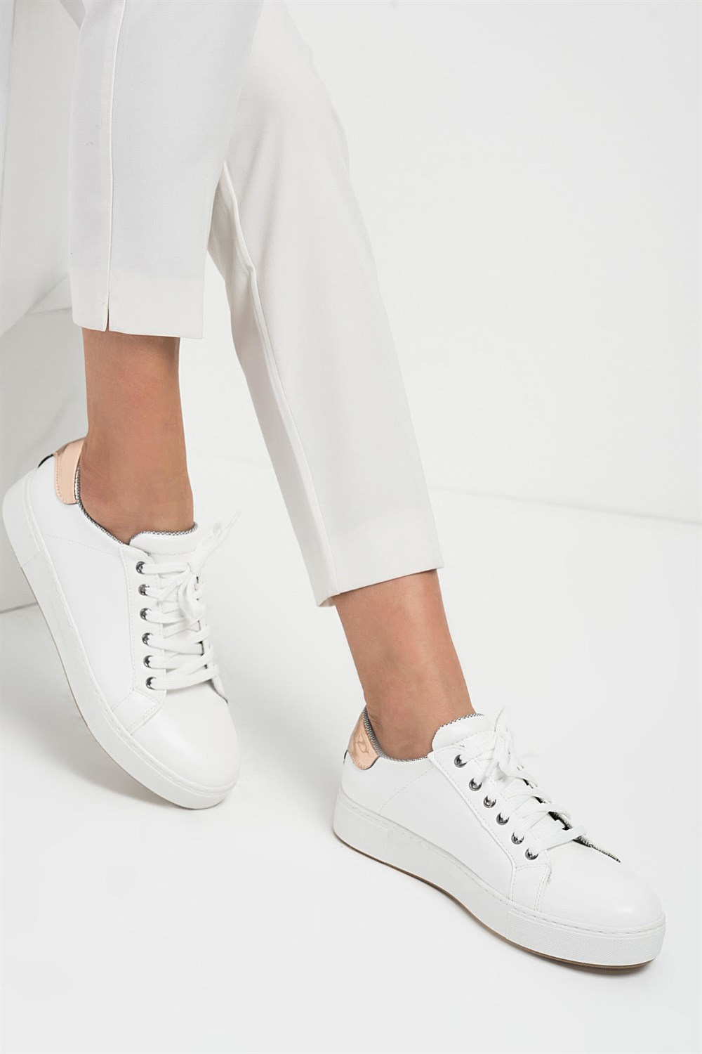 Fox Shoes Beyaz/Bakır Kadın Sneakers D288170109