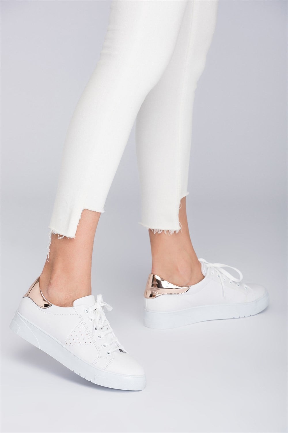 Fox Shoes Beyaz/Bakır Kadın Sneakers D540171009