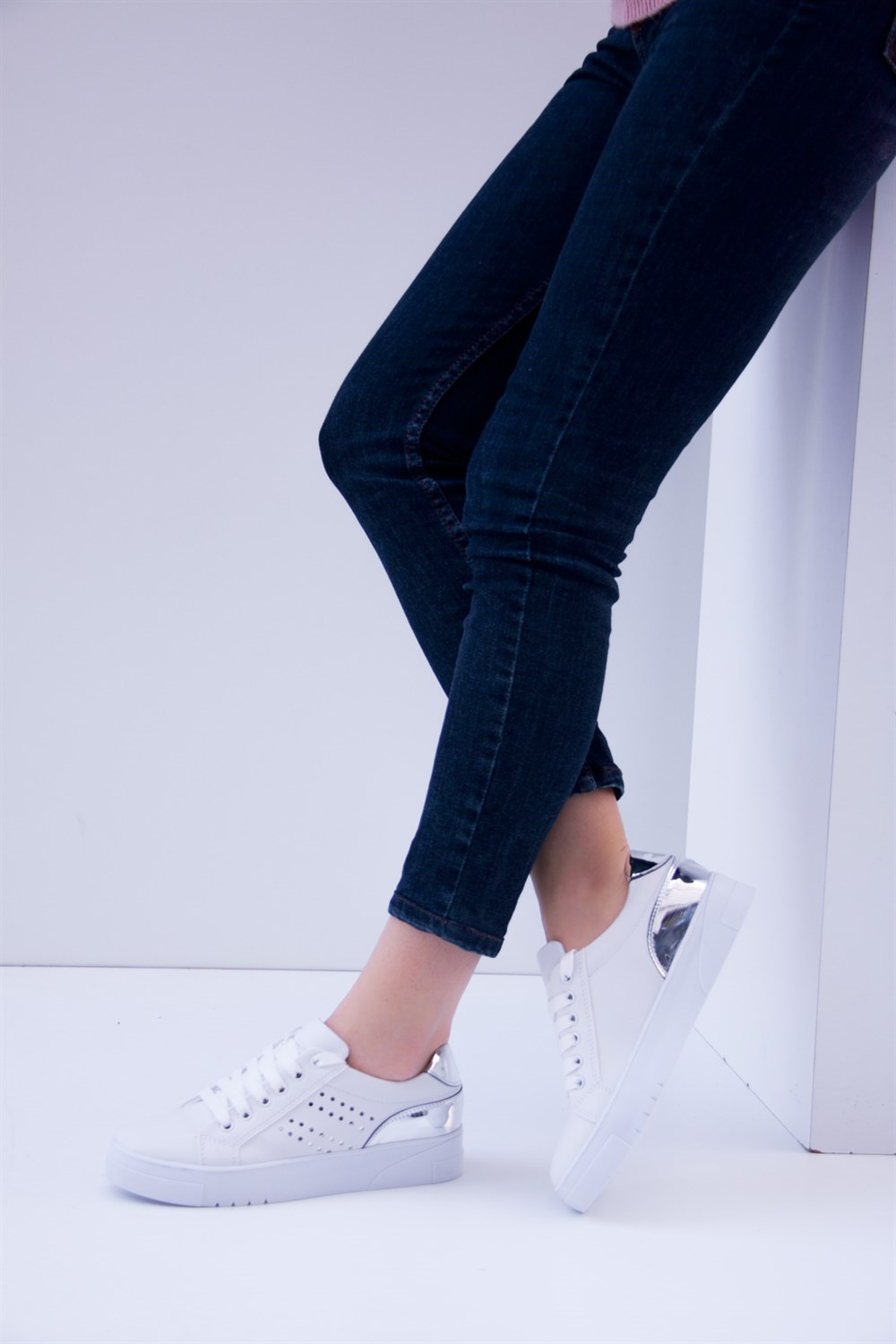 Fox Shoes Beyaz/Gümüş Kadın Sneakers D540174009