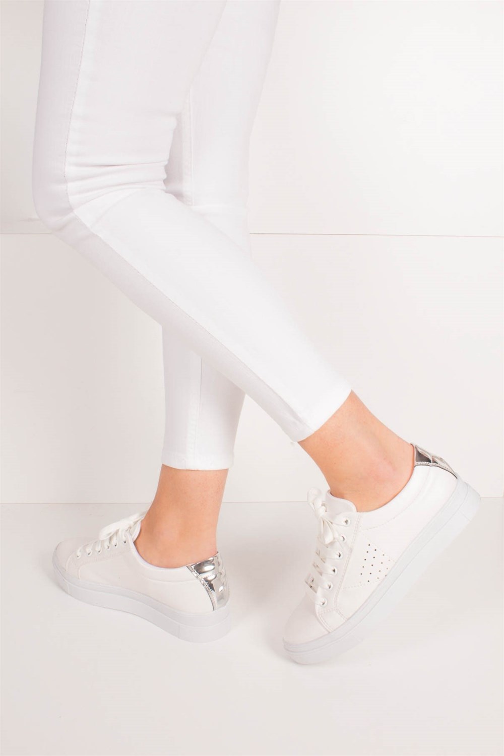 Fox Shoes Beyaz/Lame Kadın Ayakkabı B924161009
