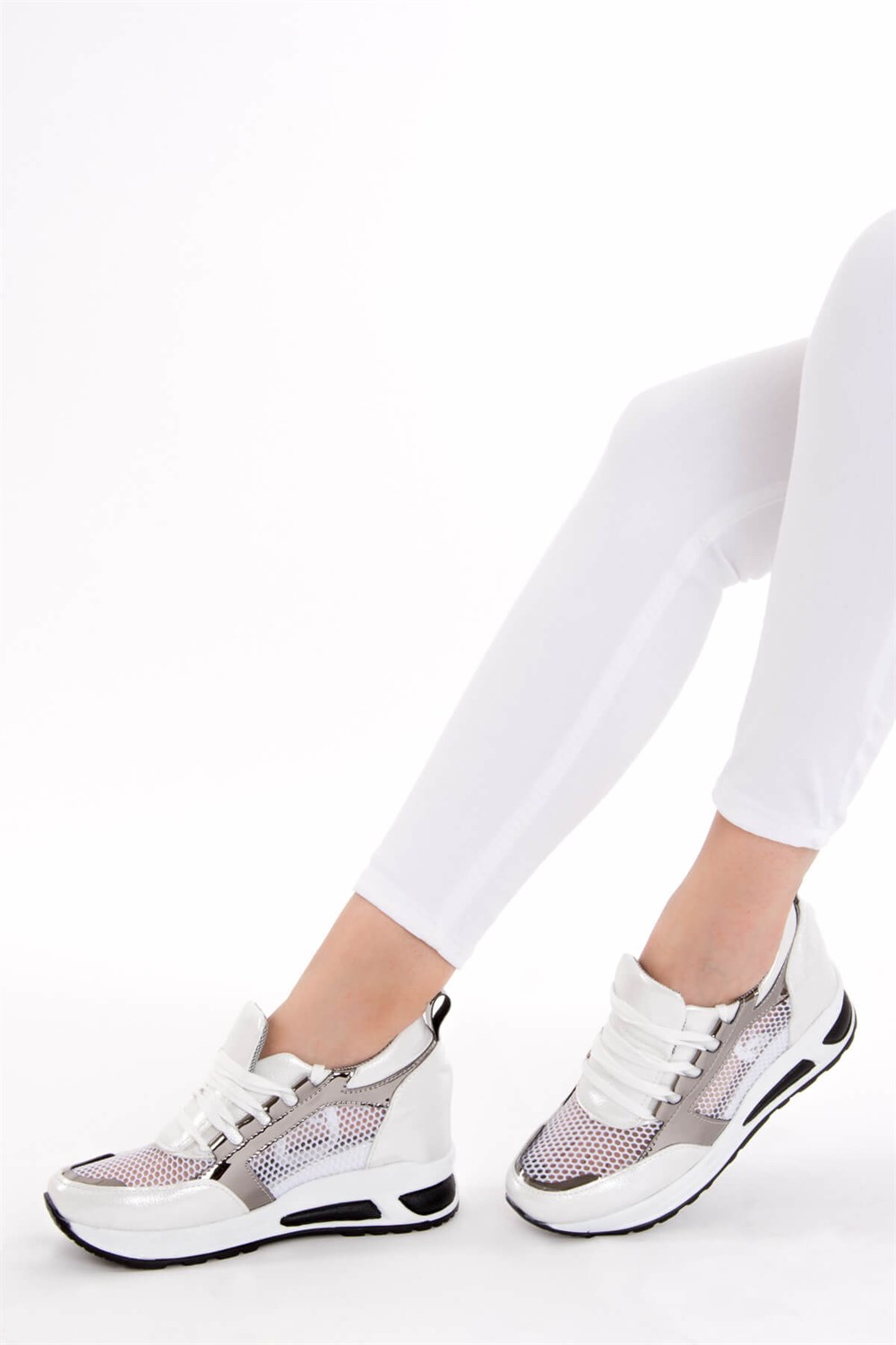 Fox Shoes Beyaz/Platin Kadın Sneakers D367011114