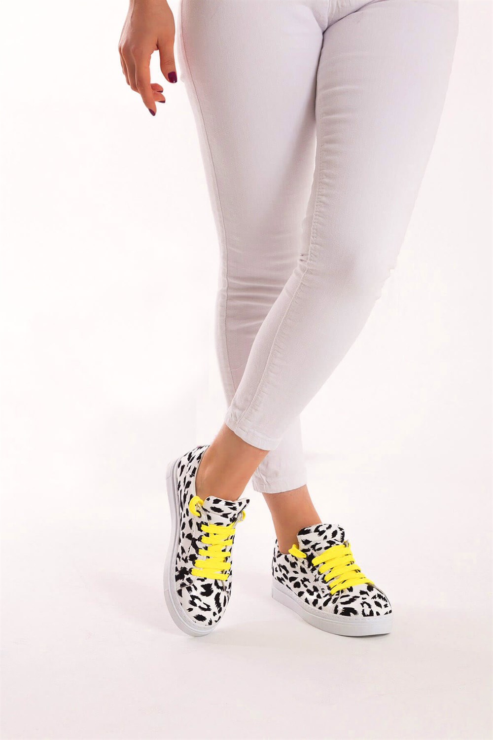 Fox Shoes Beyaz/Siyah/Sarı Kadın Sneakers D270561508
