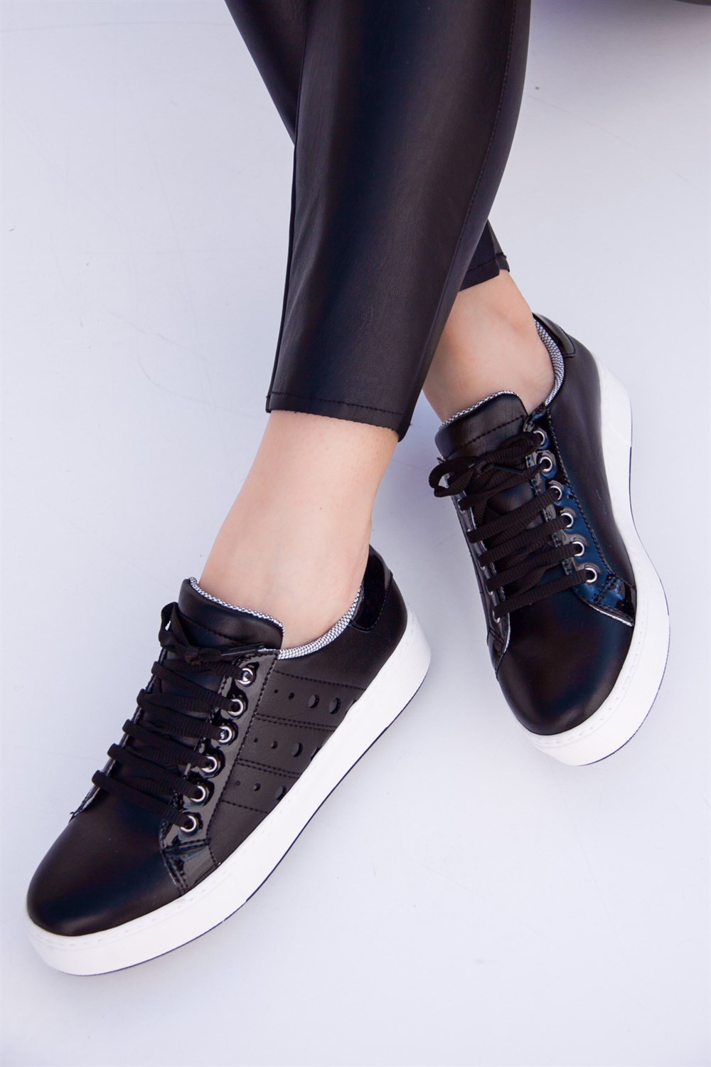Fox Shoes Siyah Kadın Sneakers D288170209