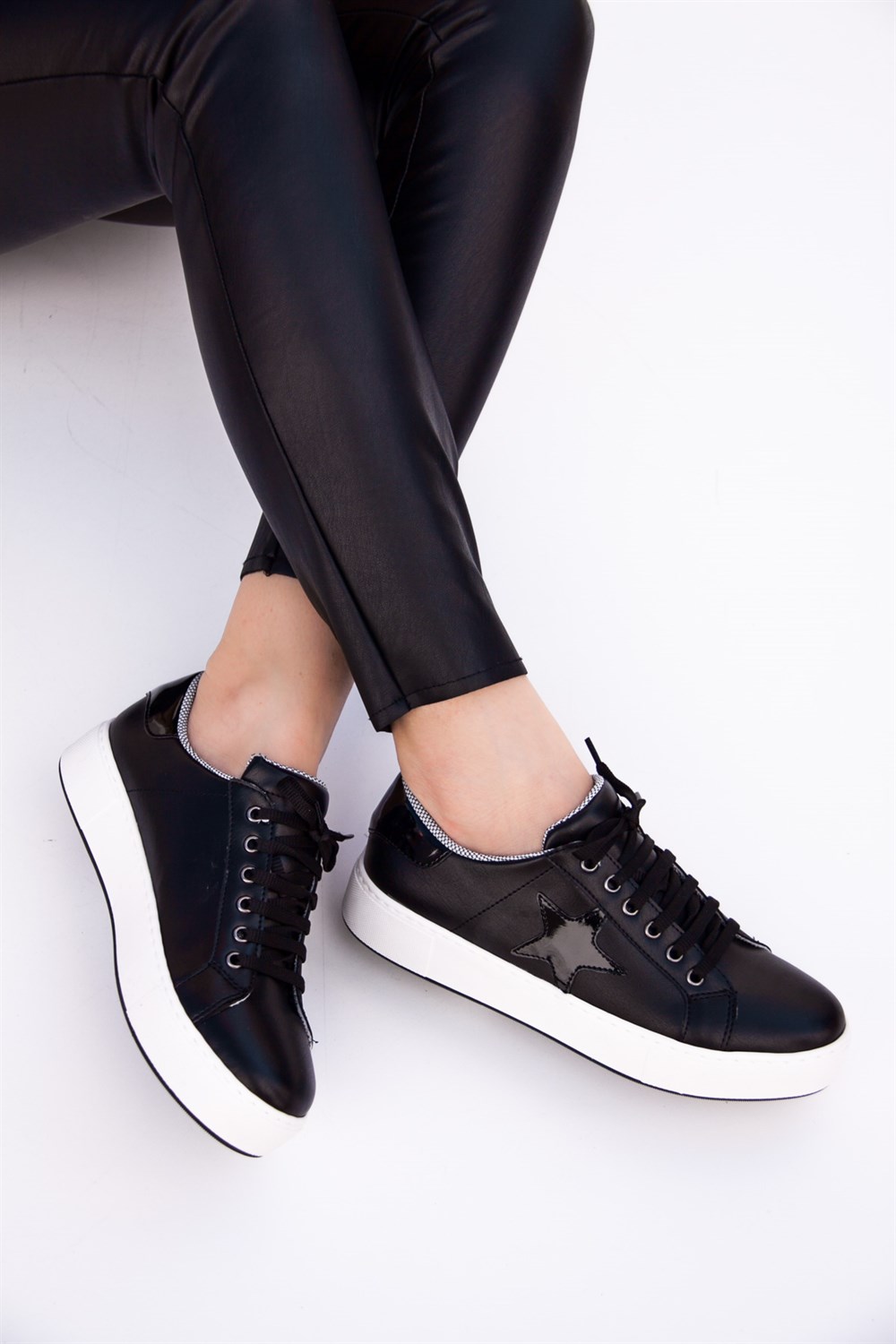 Fox Shoes Siyah Kadın Sneakers D288271209