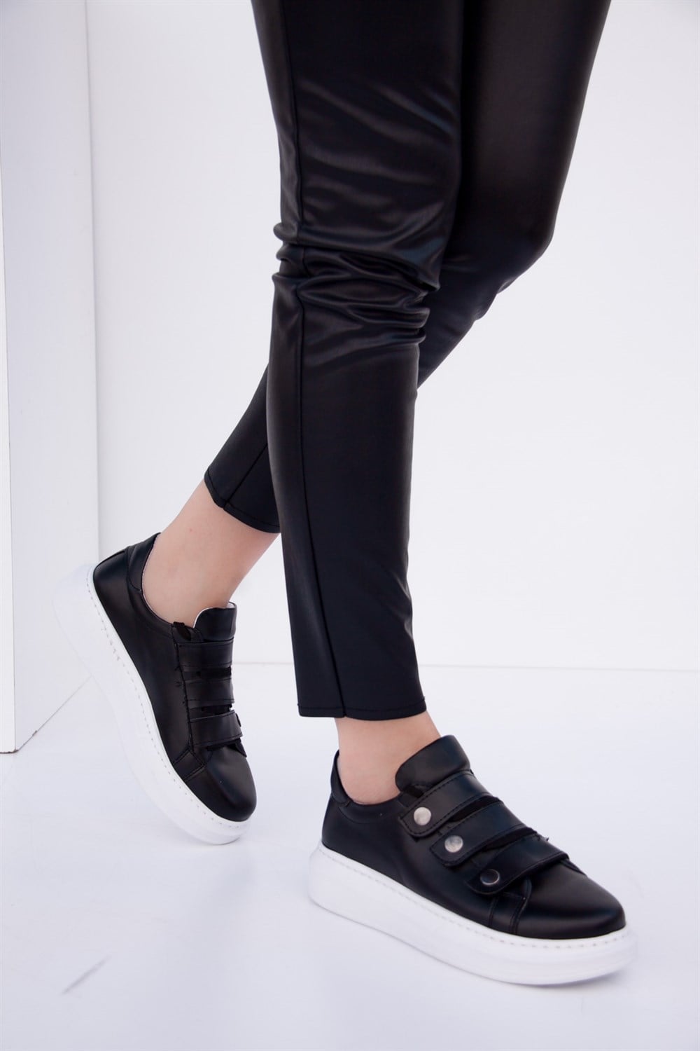 Fox Shoes Siyah Kadın Sneakers D615677009