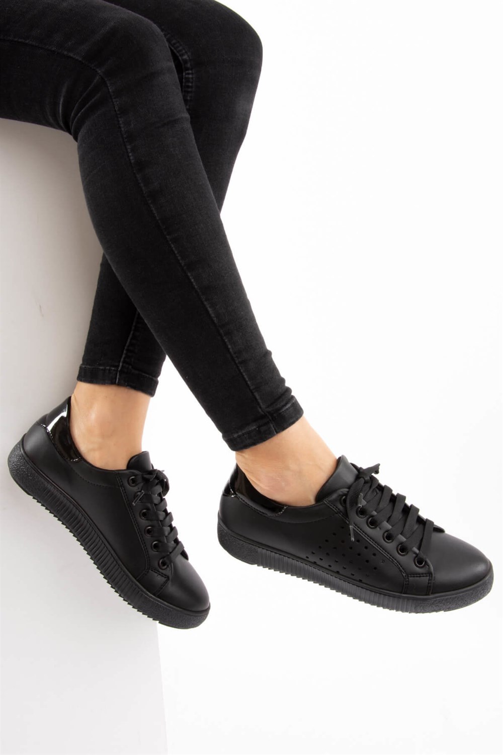 Fox Shoes Siyah Kadın Sneakers E540154609