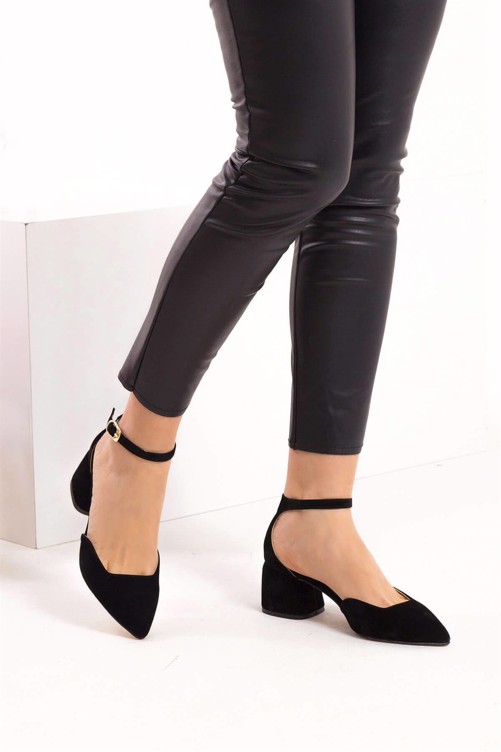 Fox Shoes Siyah Kadın Topuklu Ayakkabı D752180102