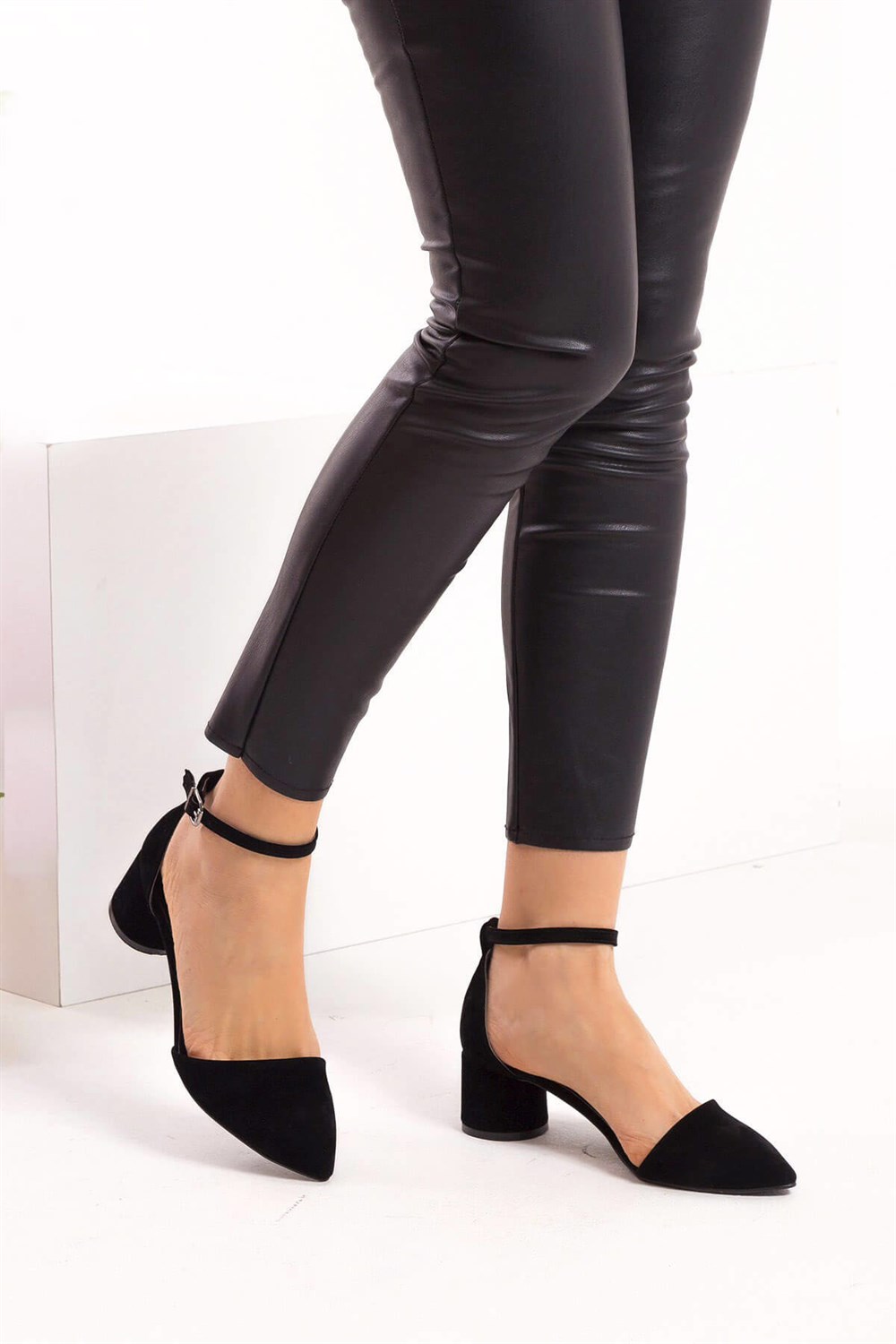 Fox Shoes Siyah Kadın Topuklu Ayakkabı D922229402