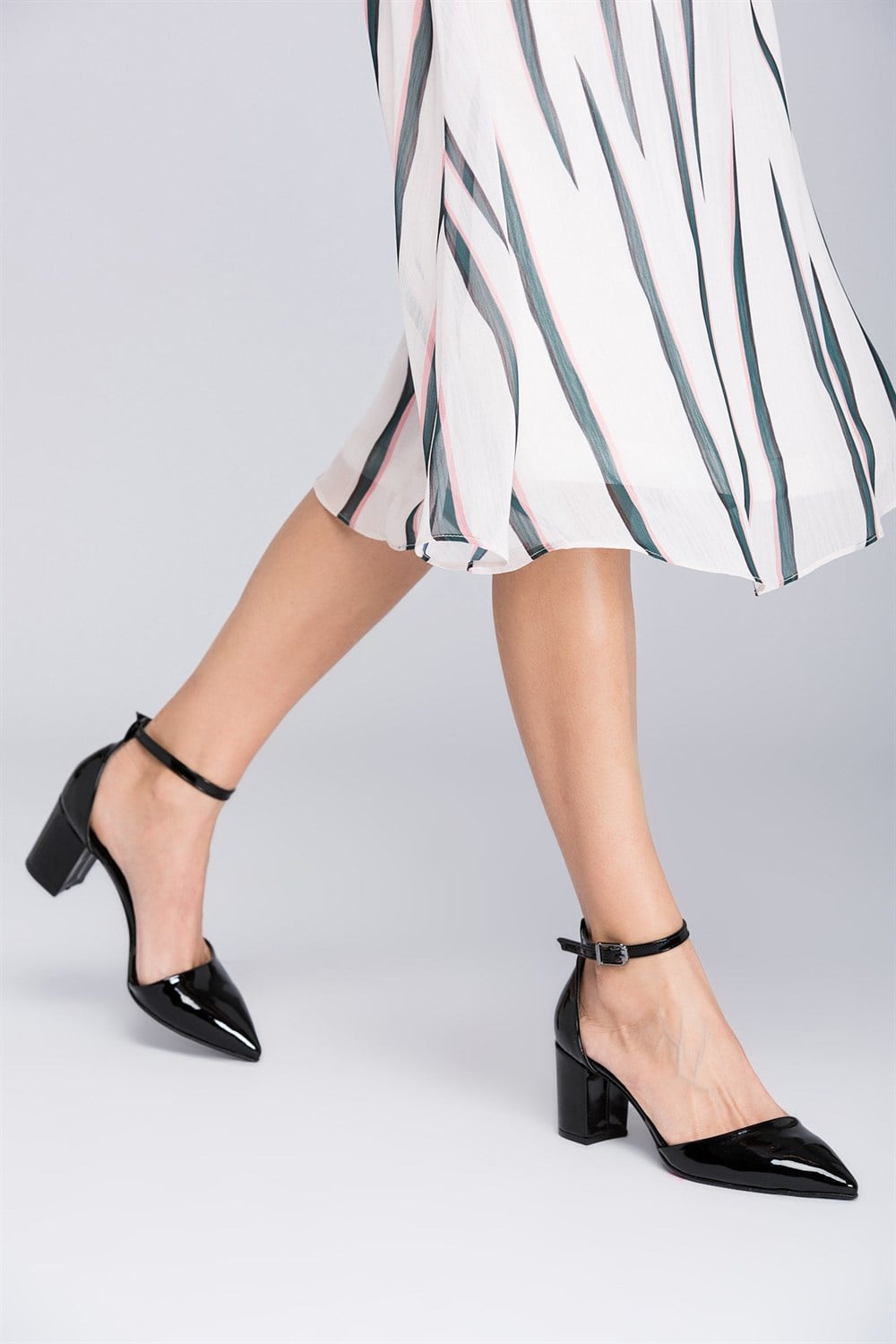 Fox Shoes Siyah Kadın Topuklu Ayakkabı D922676708