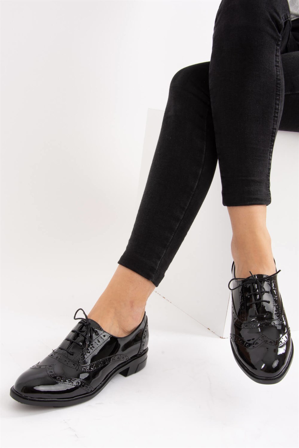 Fox Shoes Siyah Rugan Kadın Ayakkabı E288030008
